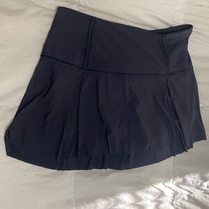 Lululemon skort sz 6 NAVY BLUE